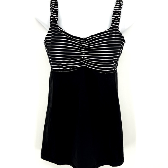 Lululemon Aria II Black and White Workout Tank Top Built in Bra Cups Size 8 - Picture 1 of 8